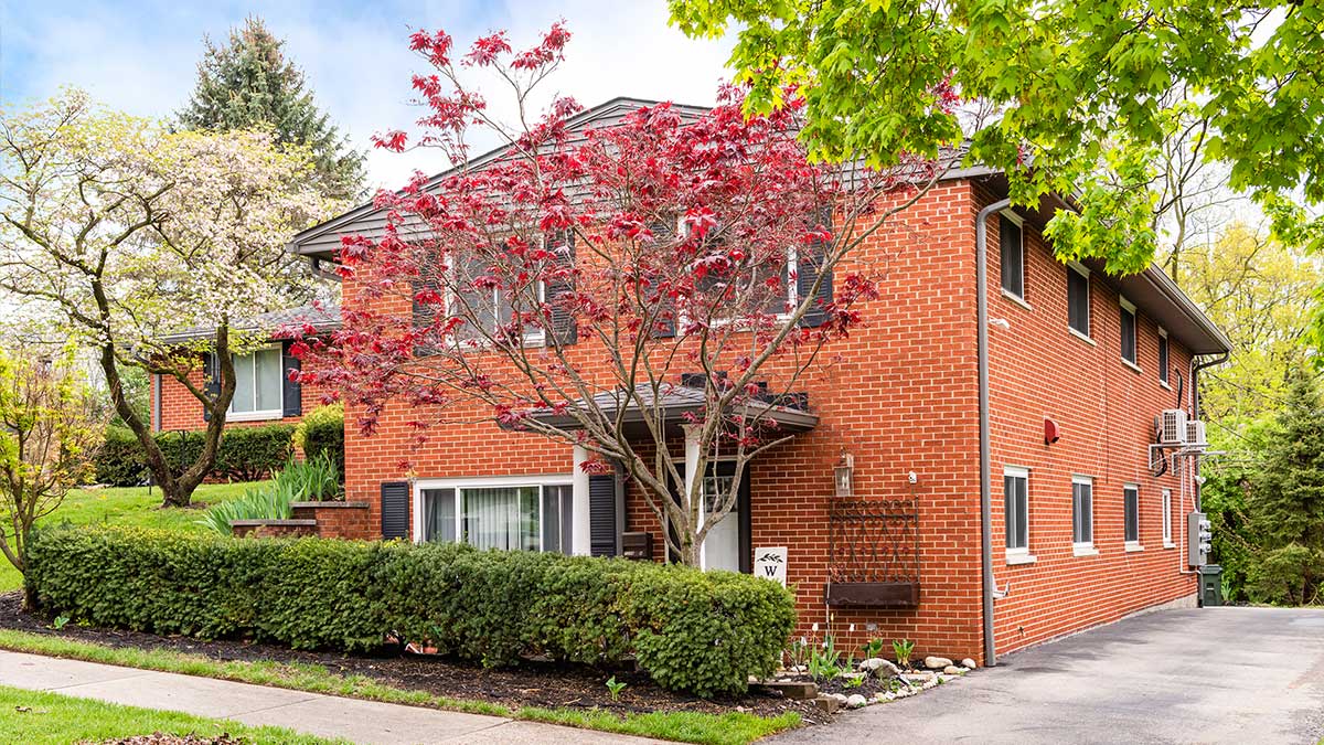 Exterior of Westcliff medical housing in Dayton Ohio for traveling healthcare professionals