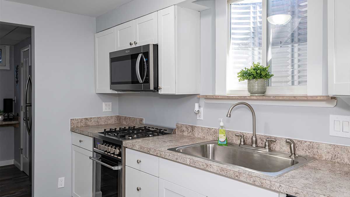 Furnished kitchen in Westcliff medical housing in Dayton Ohio for healthcare professionals