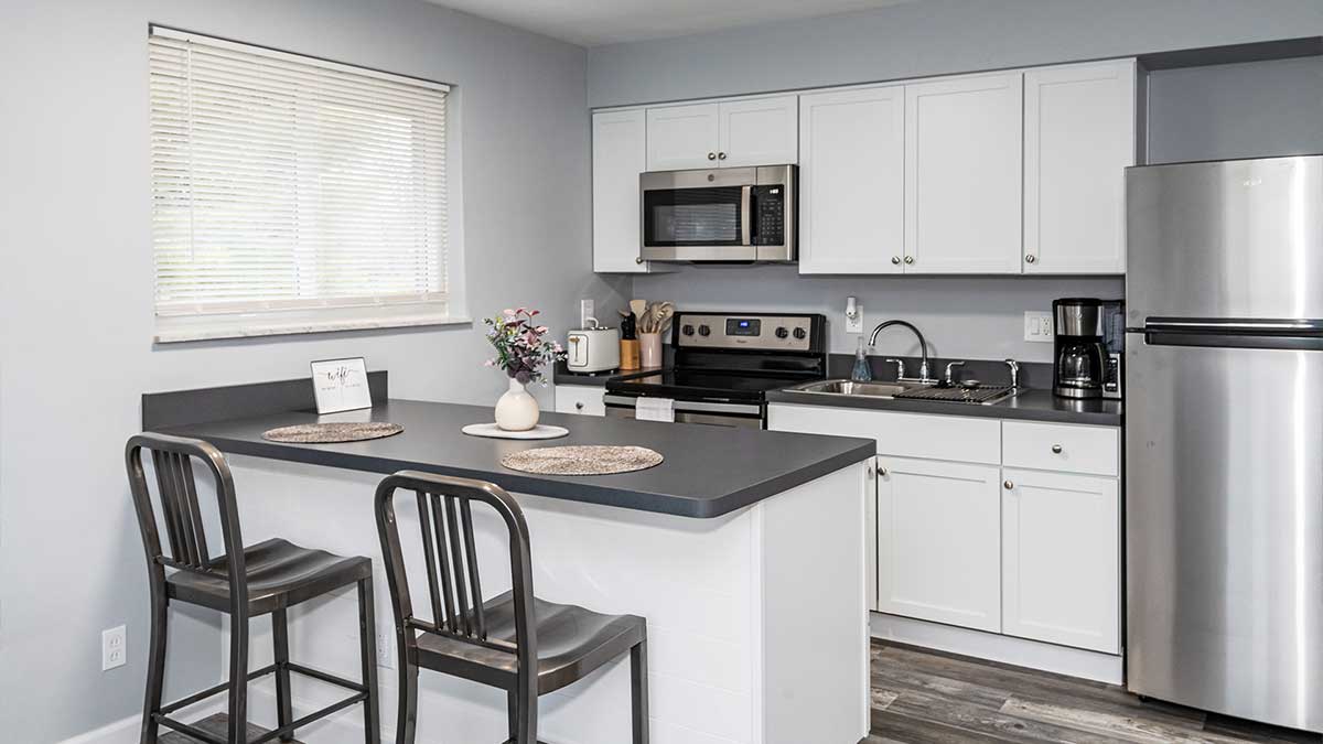 Westcliff medical mid term housing kitchen in Dayton and Kettering Ohio for healthcare professionals