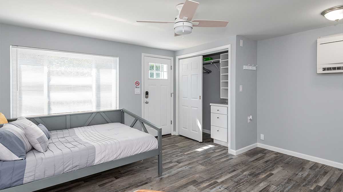 Bedroom in Westcliff furnished housing for healthcare professionals in Dayton Ohio